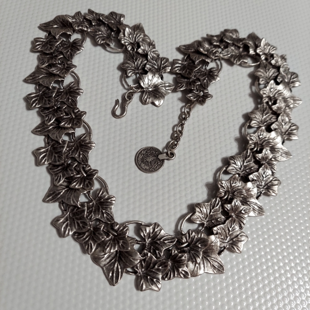 Vintage Textured Silver 'Leaves' Collar Statement Necklace - Picture 5 of 8